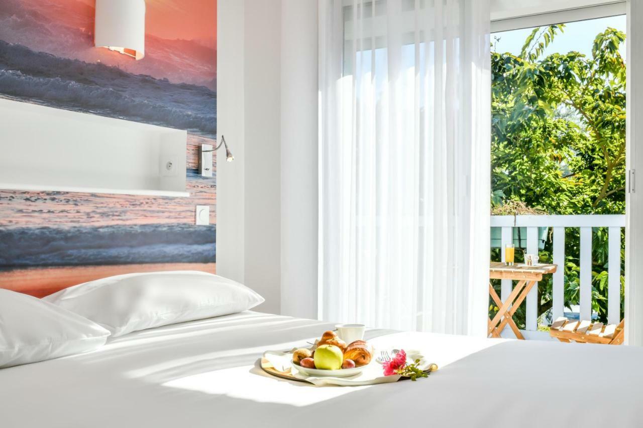 Les Vagues Hotel Restaurant Бискаросс-Плаж Экстерьер фото